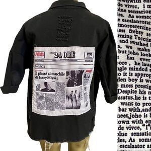 Cool Distressed Style NEWSPAPER Print Fasionista JEAN JACKET Size Large